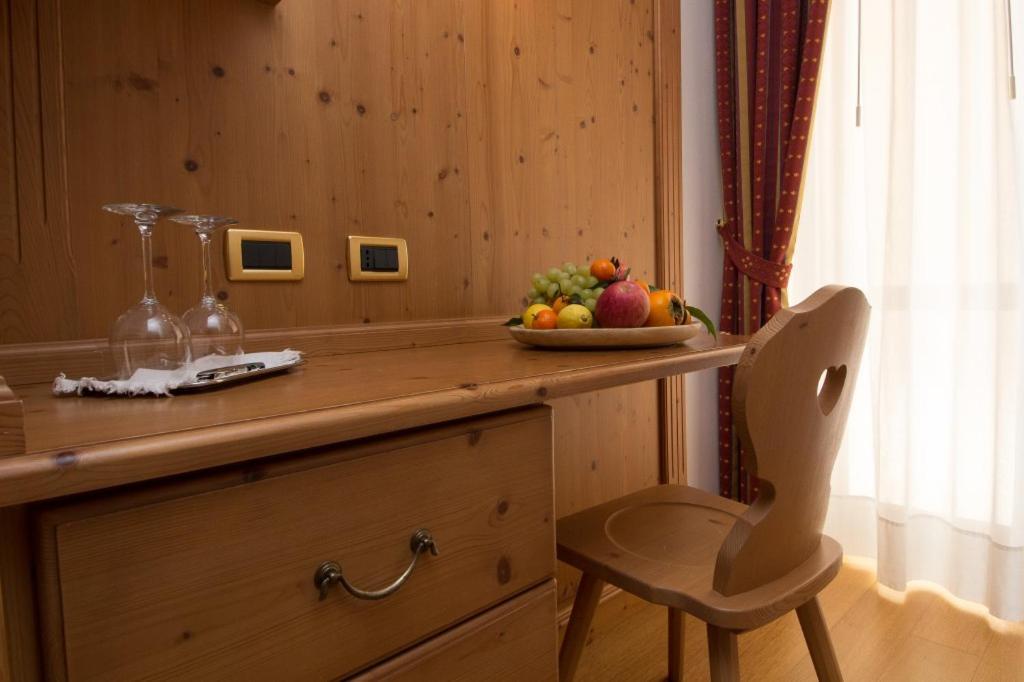Hotel Alpi - 아지아고 외부 사진