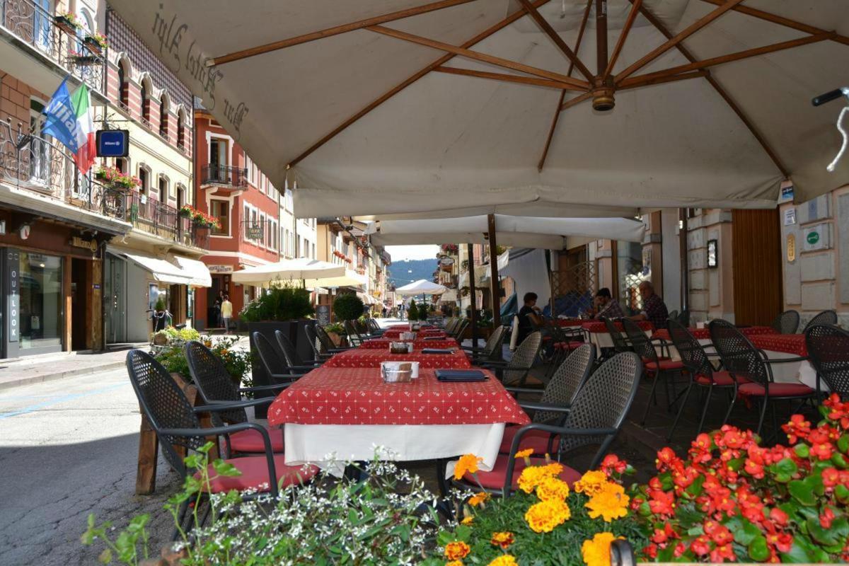 Hotel Alpi - 아지아고 외부 사진